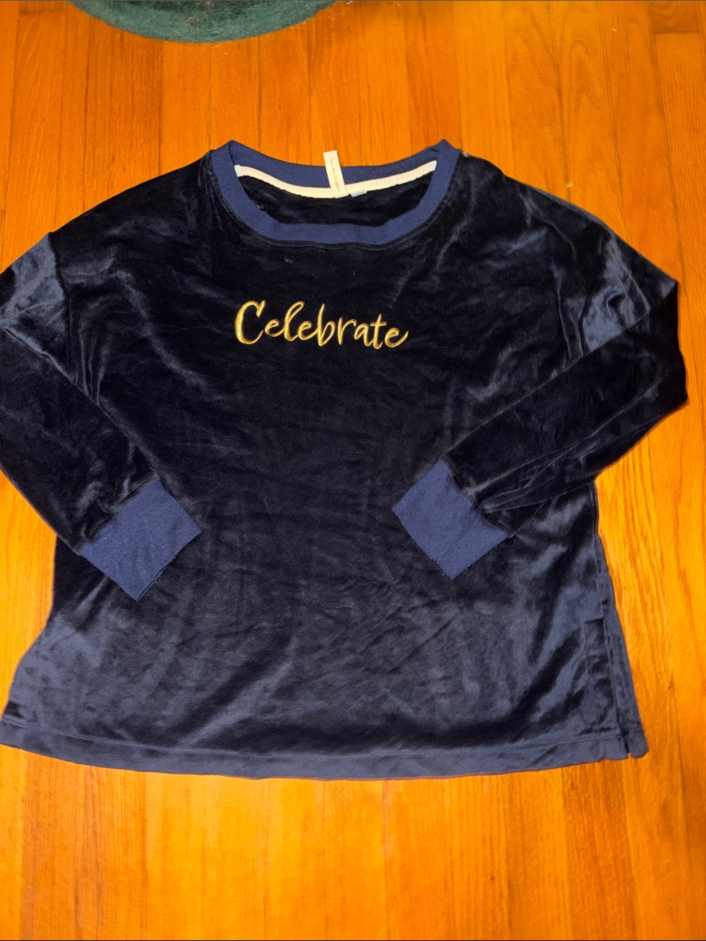 Women’s Celebrate Joyspun Navy Blue Velvet Top size Large